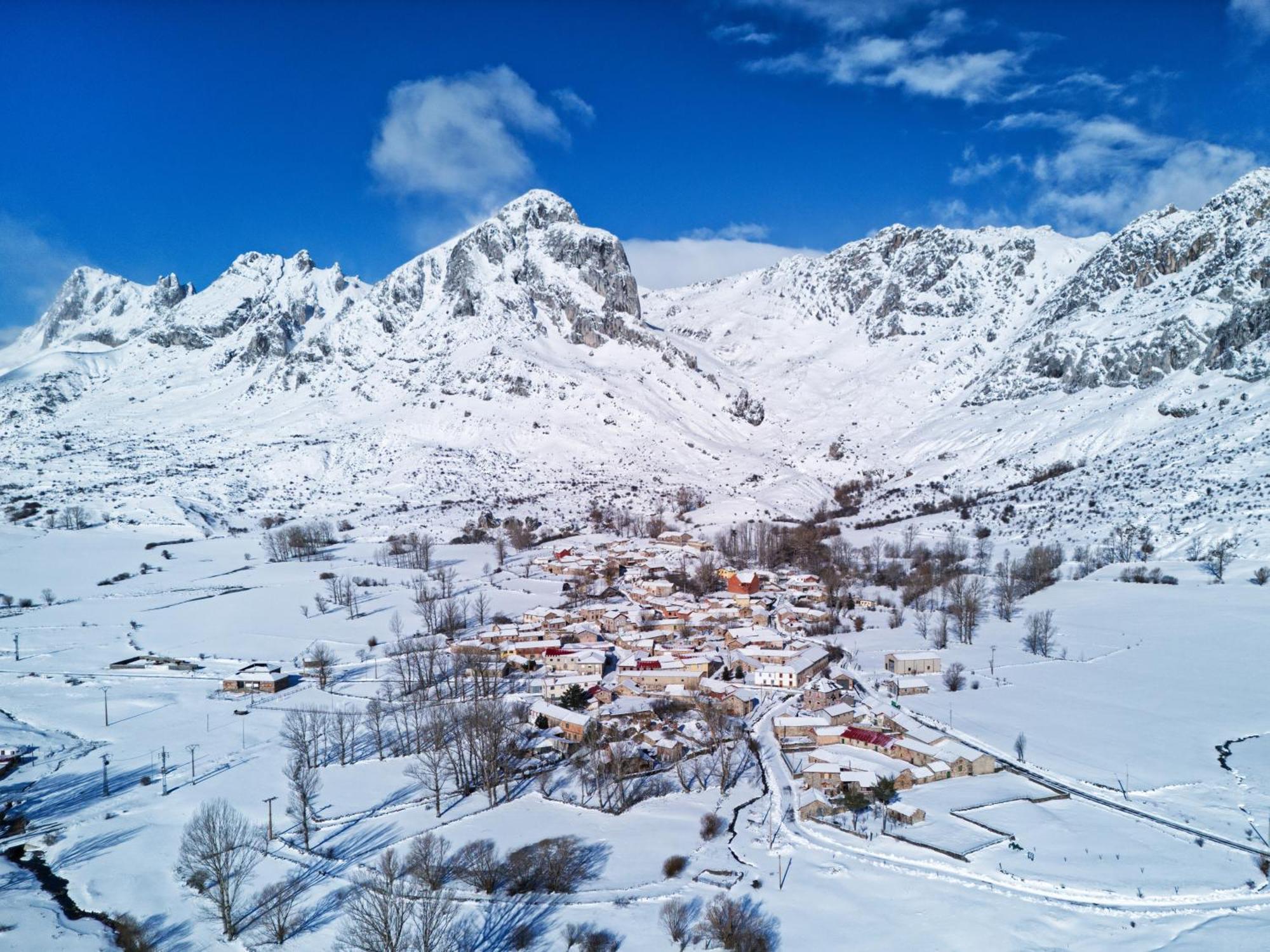 Albergue Valle De Arbas Cubillas de Arbas Εξωτερικό φωτογραφία